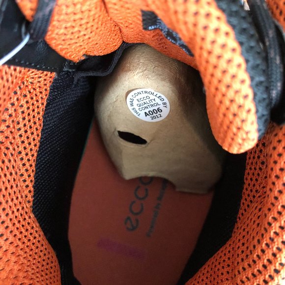 Brand New With Tags Stylish ECCO Boots - Picture 10 of 16